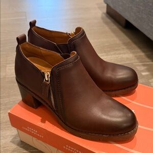 Easy Spirit Women Dark Brown Leather ankle boots